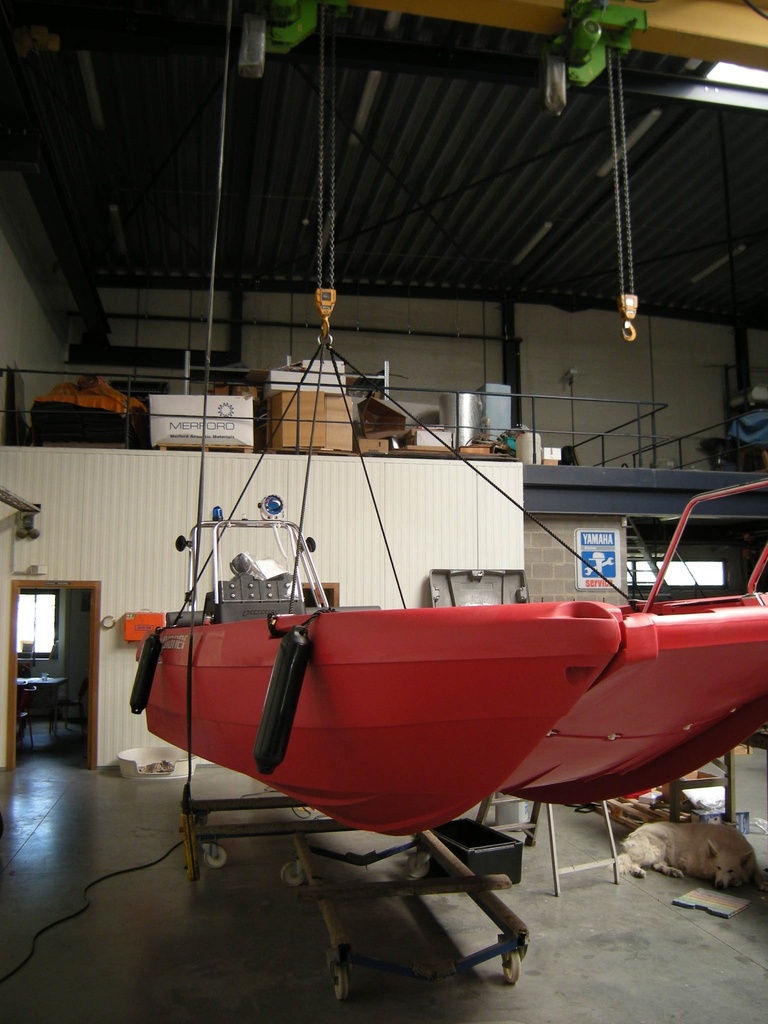 KIT, BOAT RIGID HULL, engine 80HP, trap door, + accessories