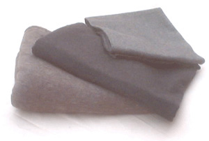 BLANKET, min. 40% wool, 1.5x2m, dark colour