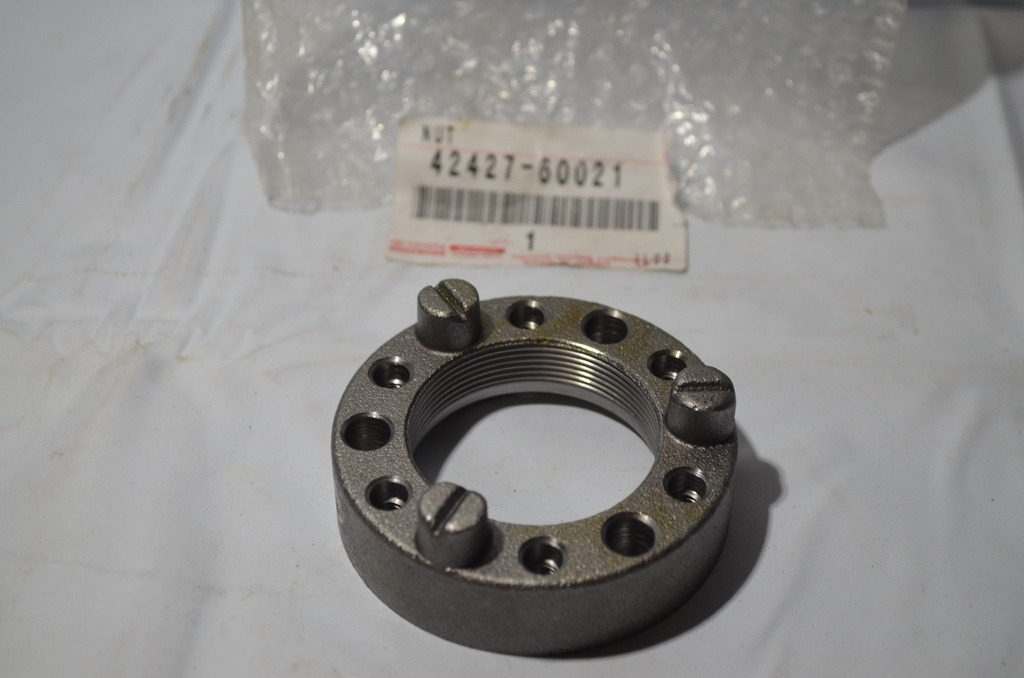 LOCK NUT axle bearing, RR, HZJ78/79