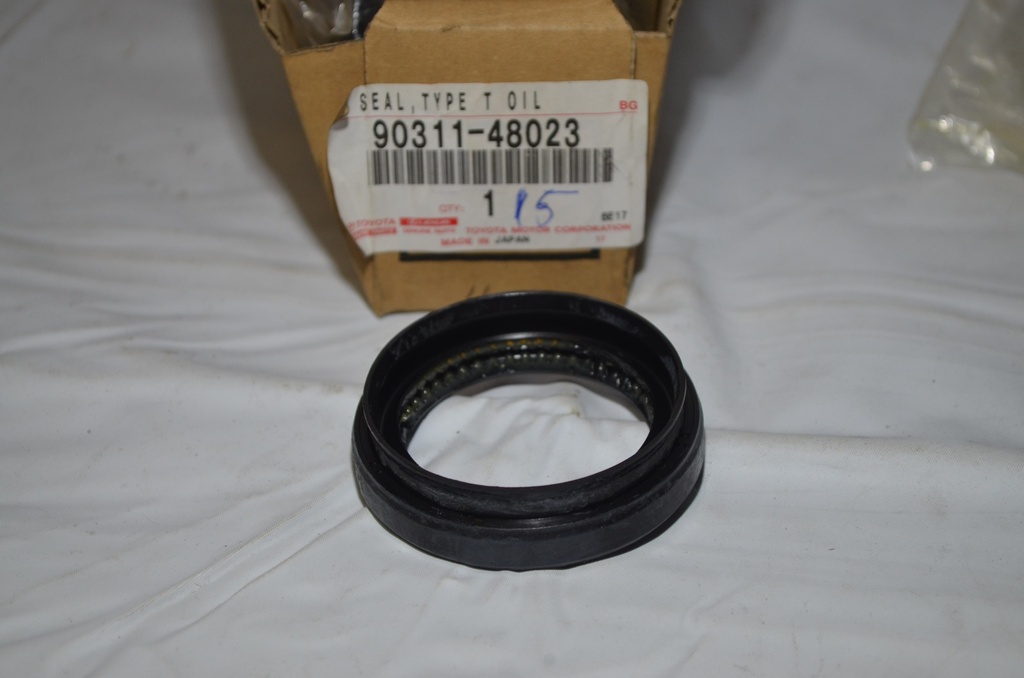 OIL SEAL output transfer case, RR, HZJ7#