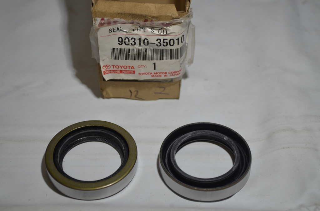 OIL SEAL axle shaft, FR, HZJ7#