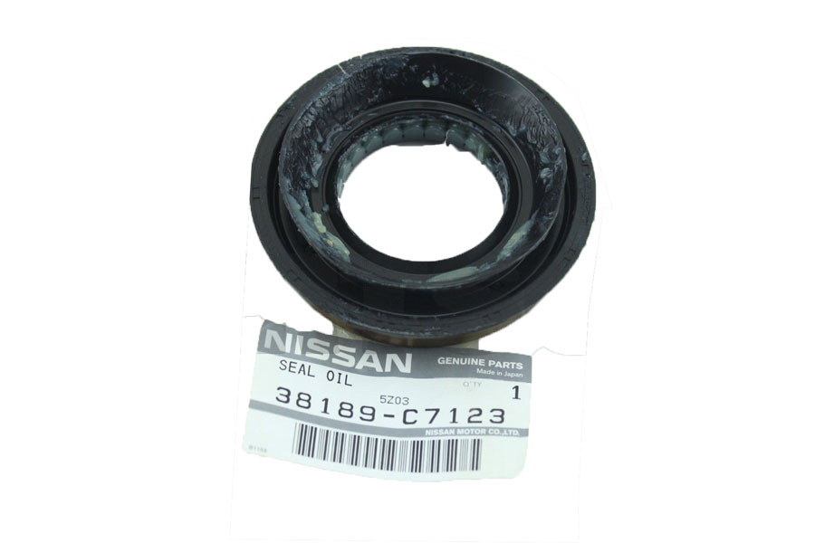 (Patrol Y61) OIL SEAL REART DIFF. FLANGE