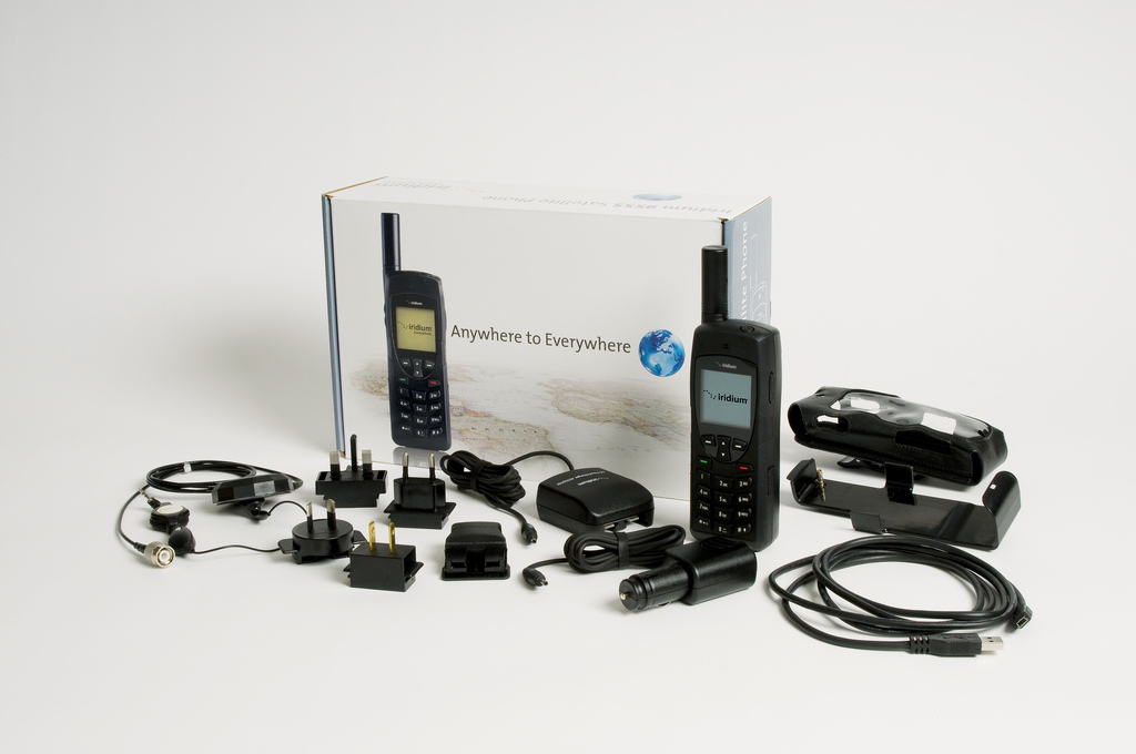 SATELLITE PHONE (Iridium 9555) phone package