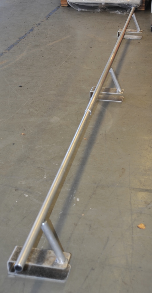 (ZMS shelter) BARRE EN ACIER, Ø40mm, 173cm, avec trou