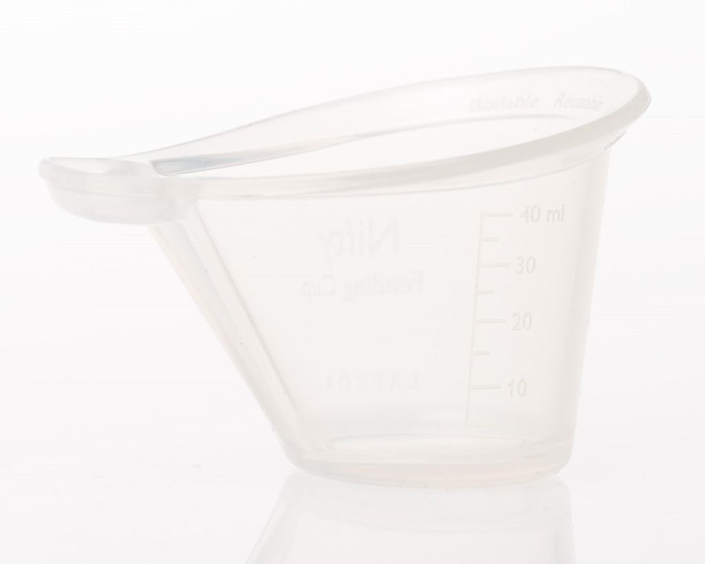 FEEDING CUP for new born, spouted, 40 ml (Laerdal)