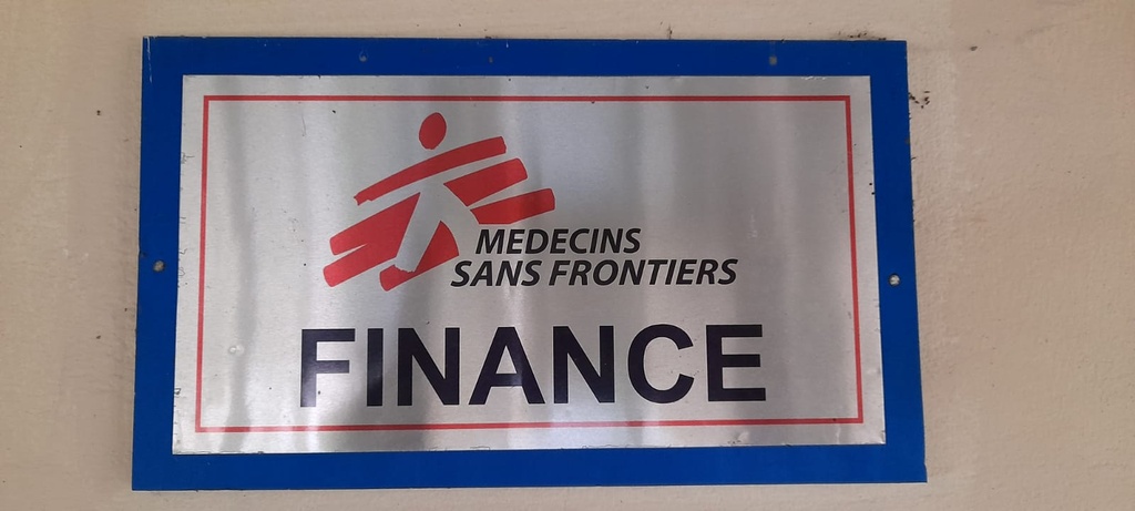 SIGNE DE BUREAU finance, logo MSF