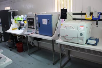 BACTERIOLOGY LABORATORY KIT, Mini-Lab