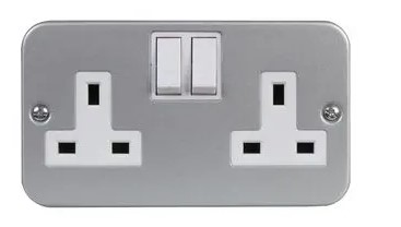 2-GANG SWITCHED SOCKET, 13A, 240V, metal, UK, for indoor