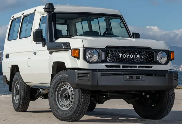 LANDCRUISER 4x4 (HZJ78, MK3) 11 sièges, diesel RHD hard-top