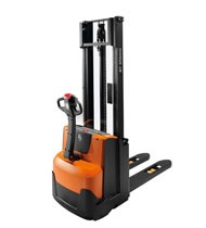 [PPACTRUCB1554] PALLET STACKER electric (BT SWE145L) 1450kg, 5400mm, triplex