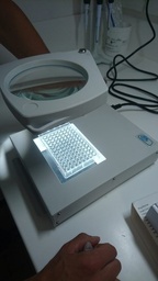 [ELAELIBE02-] LIGHT BOX with magnifier for microplate, visual 110/230V