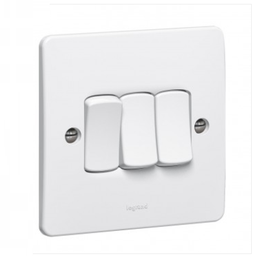 [PELETERM032T] SWITCH, 3 gang, 2 ways, 10A, 230V, type G, flush